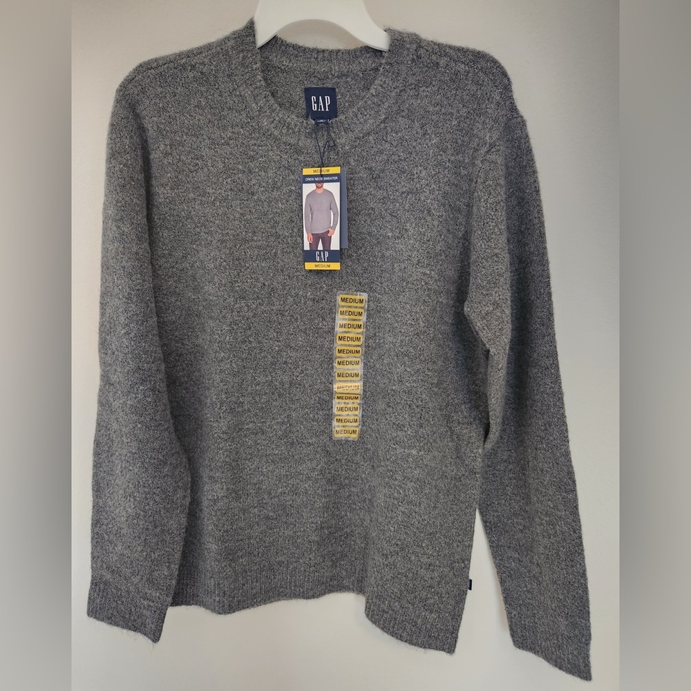 NWT Gap Crew Neck Sweater